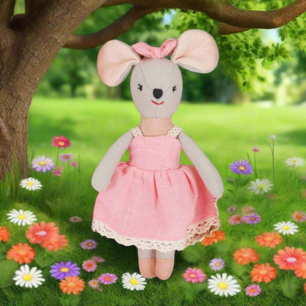 Lili Mouse in a Box with the Sweet Bedding 